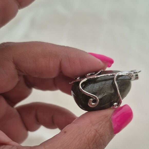 Labradorite Pendant Necklace in Silver Setting 18K GP - Picture 16 of 16